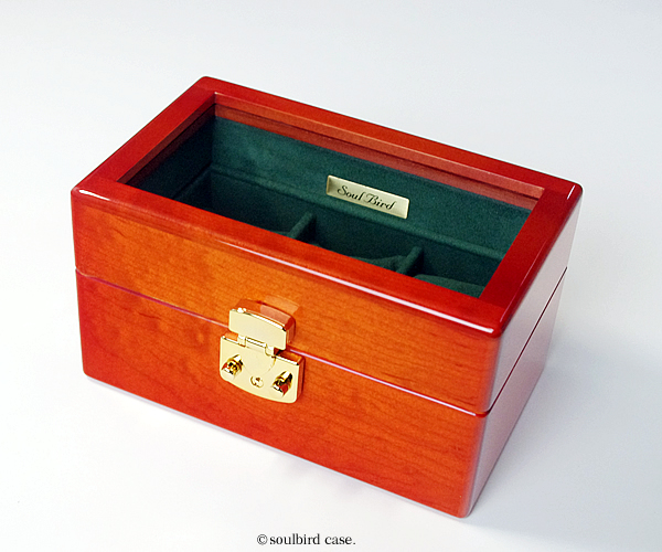 メイプル材3本用高級時計ケースの内装革仕上げ