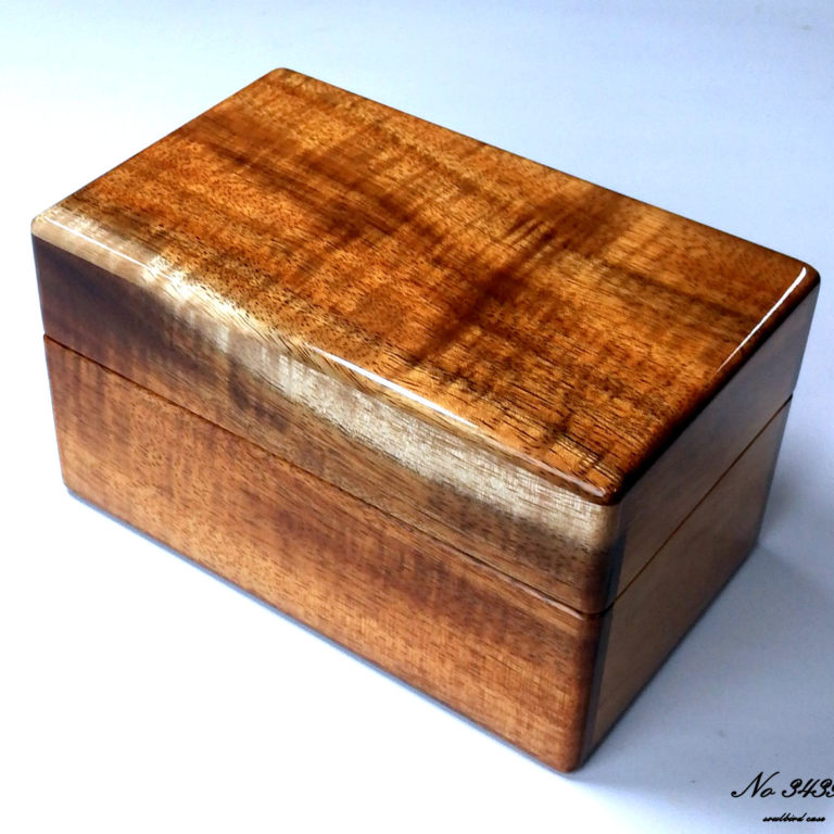 高級時計ケース　3本用　ハワイアンコア材　前面