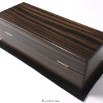 後ろ面　縞黒檀時計ケース