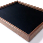 ウォールナット材時計トレーのオイル仕上げ