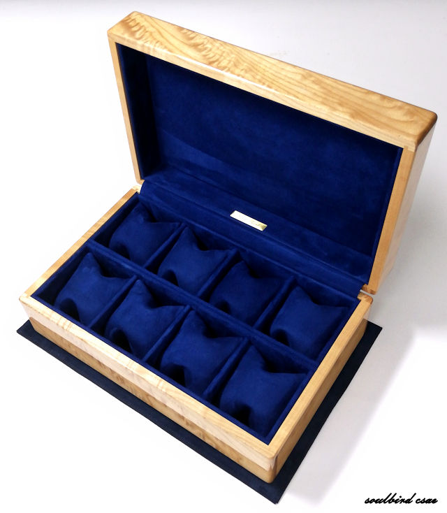 内装：地中海放牧ラムレザー　ロイヤルブルー