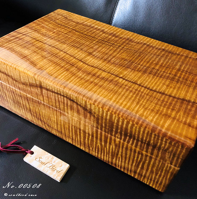 ハワイアンコア材カーリー時計ケース