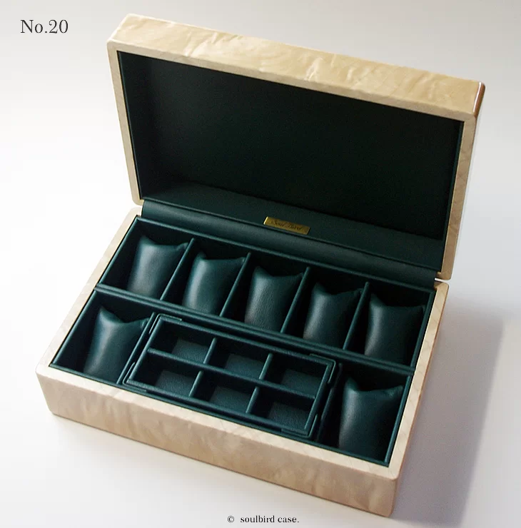 ソウルバードの時計ケースの内装加工No.20