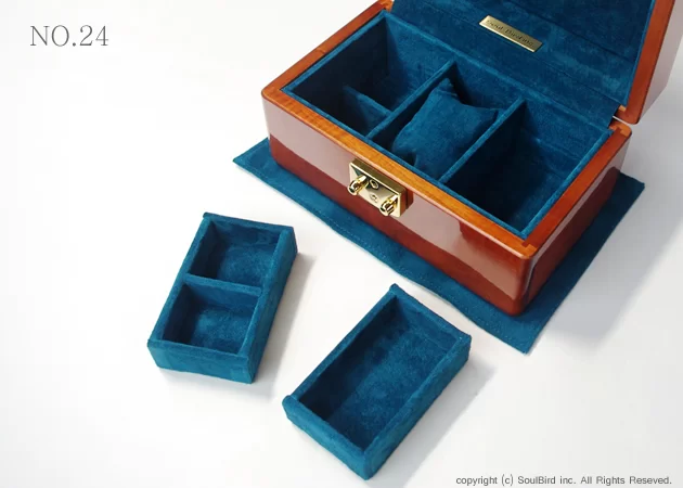 ソウルバードの時計ケースの内装加工No.24