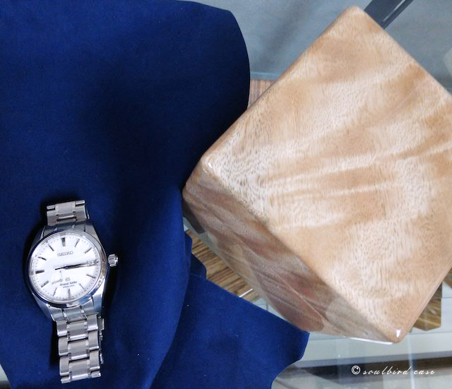 GSとマンゴー時計ケースと地中海放牧ゴード