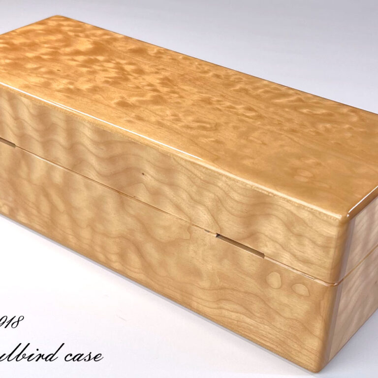 背面　キルテッドメイプル5本用時計ケース