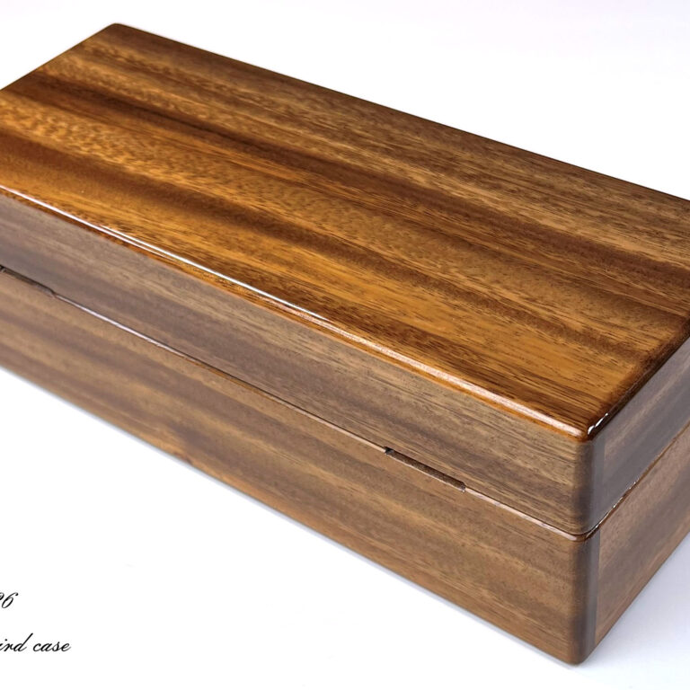 背面　ハワイアンモンキーポッド5本用時計ケース