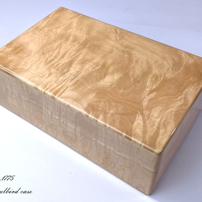 トチ10本用時計ケース　前面