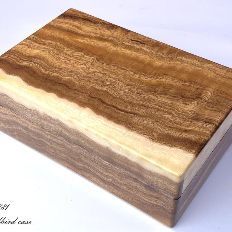 ハワイアンモンキーポッド10本用時計ケース　前面