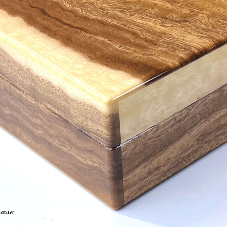 モンキーポッド10本用時計ケース　右面