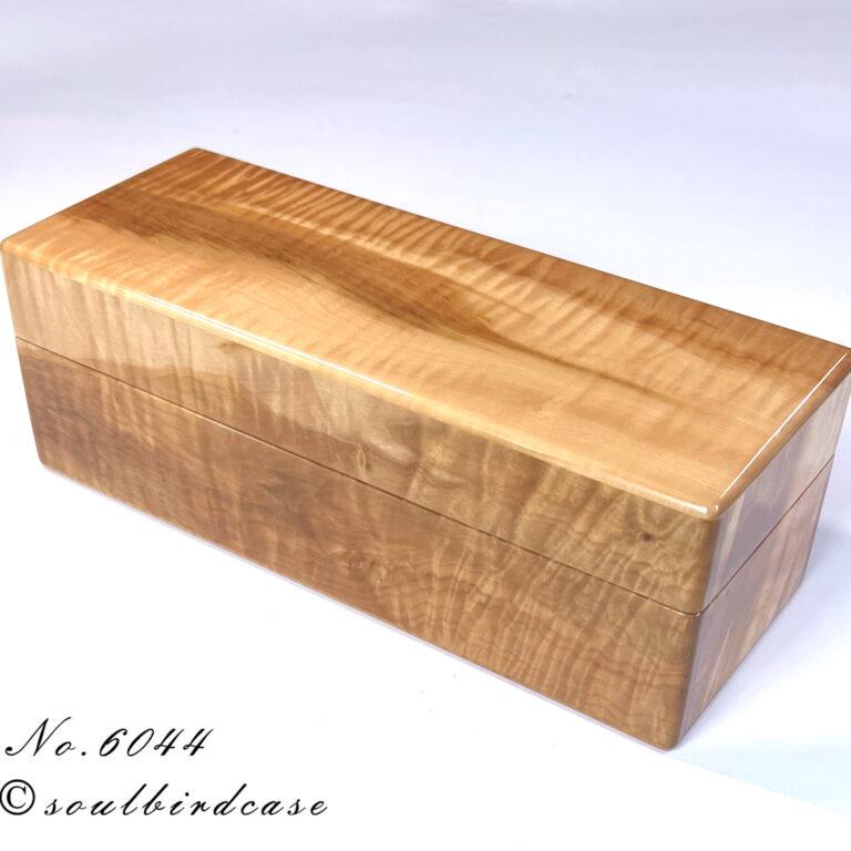 No.6044　トチ材赤み・杢あり　5本用時計ケース　鏡面仕上げ
