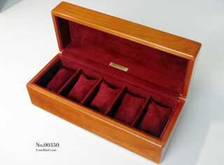 メイプル材5本用時計ケース・内装革仕上げ シープ・スエード・赤 メイプル材5本用時計ケース・内装革仕上げ シープ・スエード・赤