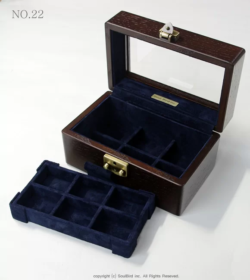 No.22 内装加工代¥26620 ソウルバードの時計ケースの内装加工No.22