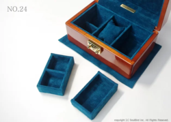 No.24 内装加工代¥15070 ソウルバードの時計ケースの内装加工No.24