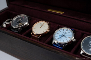 黒檀材時計ケースと腕時計